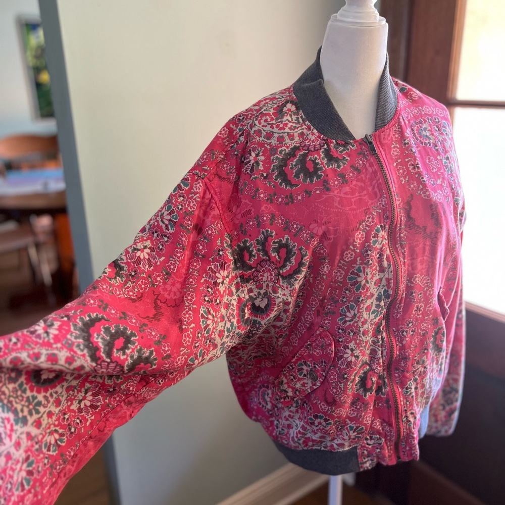 Free People Pink Paisley Bomber Jacket Quilted Lined Boho Festival Size M Whimsy